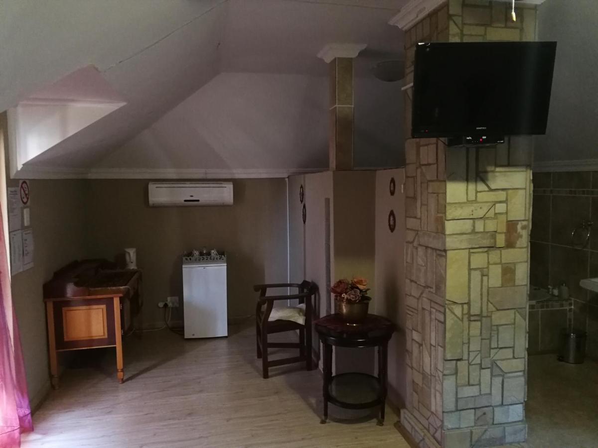 Bougain Villa Guesthouse Winburg Екстер'єр фото