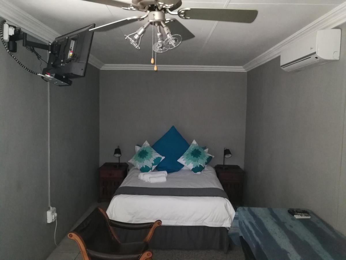 Bougain Villa Guesthouse Winburg Екстер'єр фото